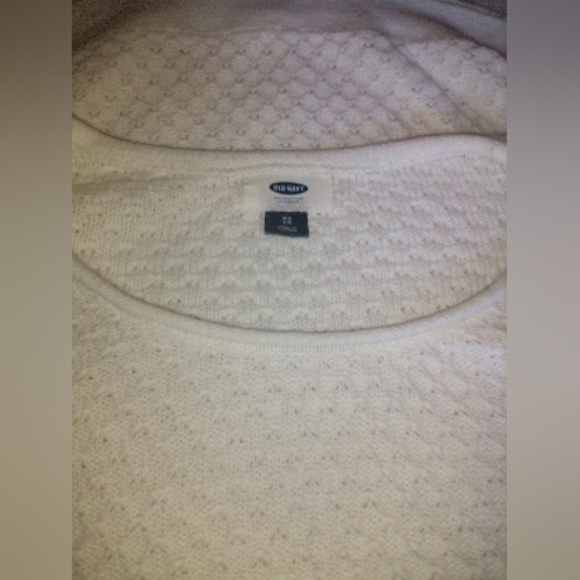 Old Navy White Top - Picture 2 of 3